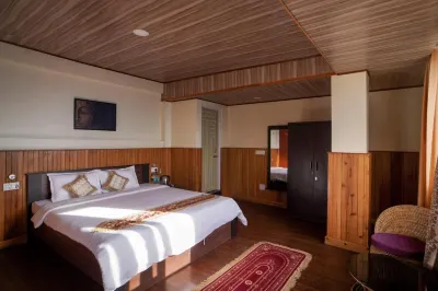 Hotel Hill Queen Near Sherpa Gumba Darjeeling Mall 5 Min Couple Friendly