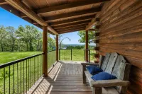 Roadrunner Inn and Log Cabins