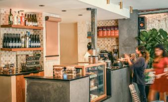 Silicate - by Loginn Tel-Avivian Hotels