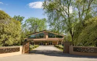 Hotel Capolago Hotels near Memoriale ai Caduti di Capolago