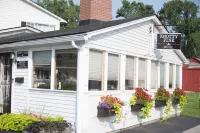 Knotty Pine Motel Hotels in Shaftsbury