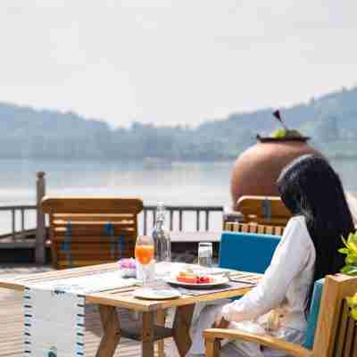 Sukoon Houseboat Dal Lake Dining/Meeting Rooms