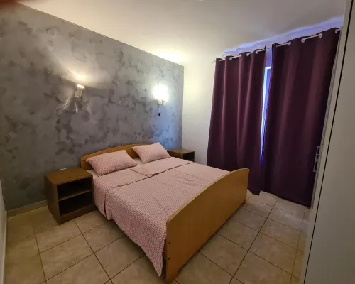 Apartments Niko Hotels in Okrug Gornji