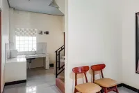 Patra Guesthouse Syariah Salatiga RedPartner - 2 ดาว