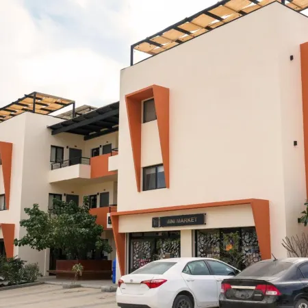 Suites Lomboy & Plaza
