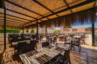 Sunshine Holiday Resort - breakfast