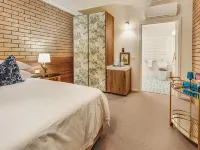 Hara House Hotels in Bright