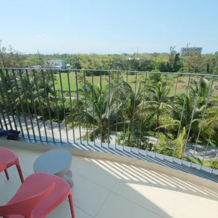 Mona Luxe Beachfront Resort Hoi An