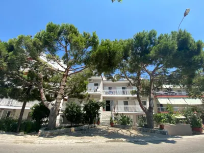 Grecian Sea Hotels near Medalia Beach
