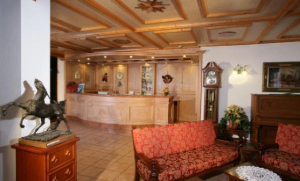 Hotel Alpen - Housity