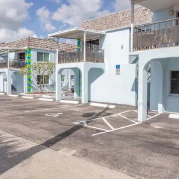 Twins Inn & Apartments