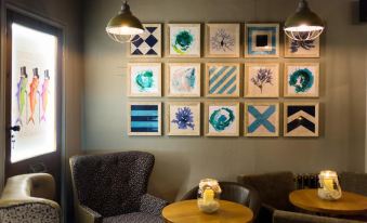 The Old Custom House