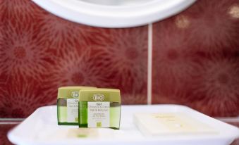 Logis Hotels - Hotel Restaurant l Enclos
