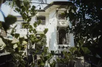 The Bourke Hotel Hotels in 
