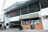 RedDoorz Near Tugu Pers Jambi Hotels in Legok