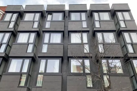 Feelathome Ventas Suites Отели рядом с достопримечательностью «Faunia»