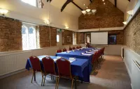 Royal George Hotel by Greene King Inns Hotel di Colesbourne