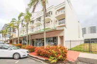 Inner City One Bedroom Apartment with Pool View 22 Hotel di Cairns