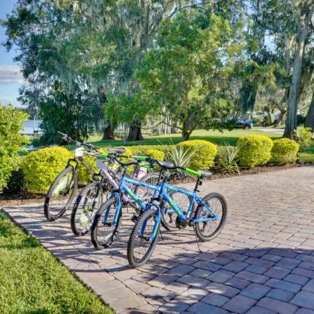 Lakefront Winter Haven Retreat Hot Tub and Patio!