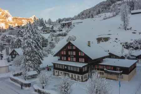 Engelberg Youth Hostel Отели в г. Энгельберг