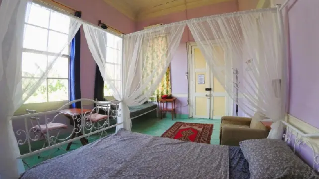 Lotus Garden Hostel Izmir