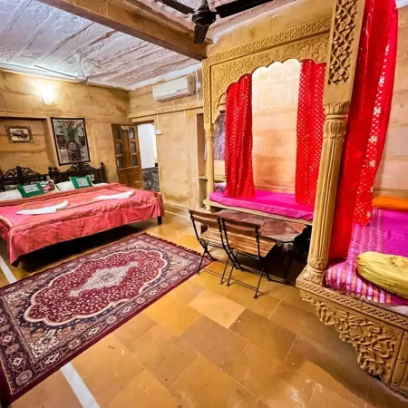 Hotel Oasis Haveli Jaisalmer Отели рядом с достопримечательностью «Джейзалмер Форт»