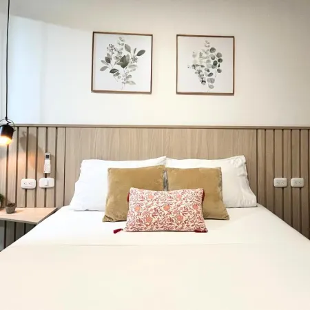 Reset (Hotel-Cafe-Coworking)