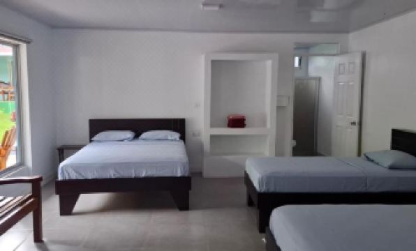 Hotel Marielos - Housity
