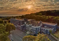 Fitzpatrick Castle Hotel Các khách sạn gần Dun Laoghaire-Rathdown library
