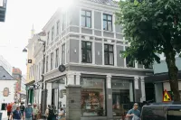 S54 - Private Rooms in the City Center