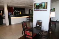 Ramada by Wyndham Wakefield - bar