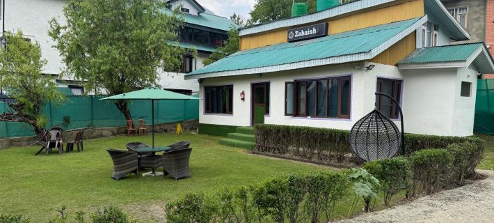 Zabaish Riverside Cottage Hotels in Anantnag