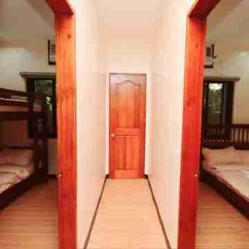 Tatay Seseng's Apartment Rooms