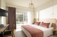 Rainbow Apartments - balcony