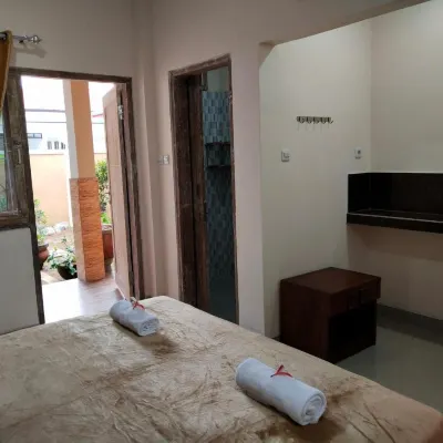Lidah Lokal Guest House Singaraja โรงแรมใกล้น้ำตกอาลิงอาลิง
