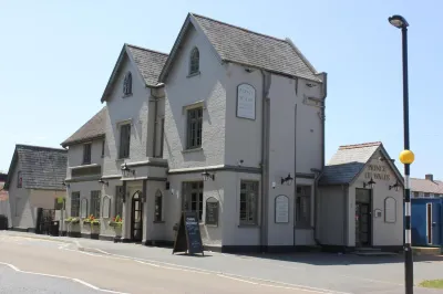Prince of Wales Hotels near Newport Roman Villa