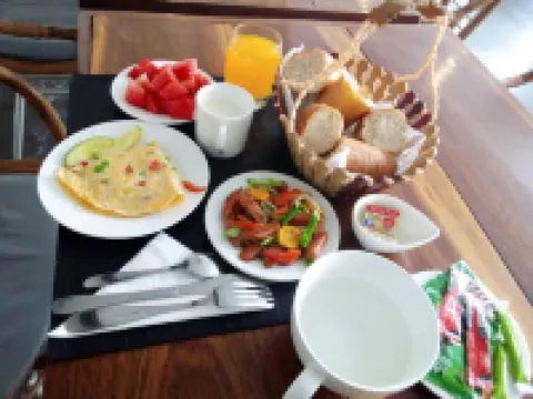 โรงแรมอีโลเกีย