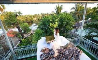 Nipa Riverside Villa by the Little Hoi An