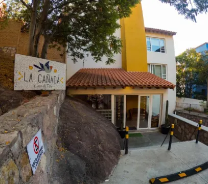 La Cañada Hotels in 