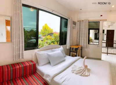 Luna Oslob Travellers Inn