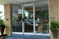 黃昏旅館 Gateway Plaza附近的飯店