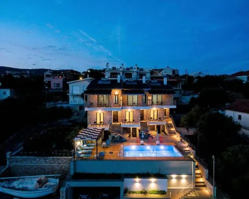 Villa "Mons & Mare" Hotels in Perdika