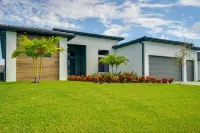 Pool & Outdoor Kitchen: Waterfront Cape Coral Home - parking