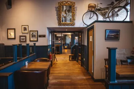 The Portree Hotel Отели в г. Скай