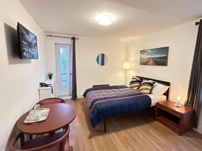 Hotel la Residence du Voyageur Hotels in Le Plateau-Mont-Royal