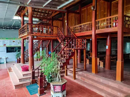 Flourish Homestay Отели в г. Район Мокчау