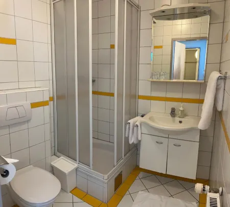 Pension Kaiserhof Отели в г. Леобен