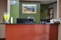 Super 8 by Wyndham Tilton/Lake Winnipesaukee Hotels in Sanbornton