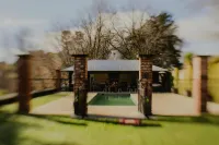 Wallingford Homestead - Pools