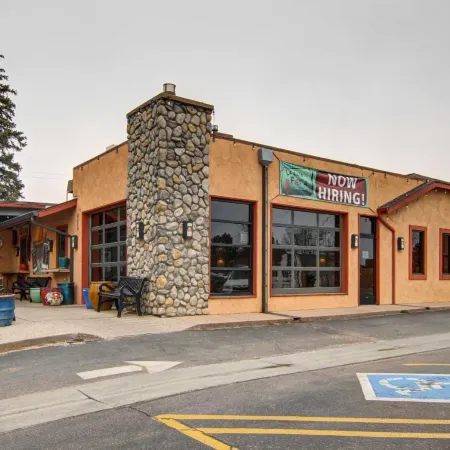 Monument Retreat - Walk to Local Dining and Shopping